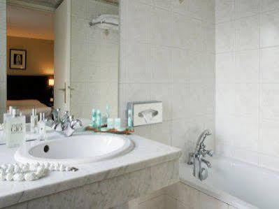 Hotel Le Bon Neuilly-sur-Seine
